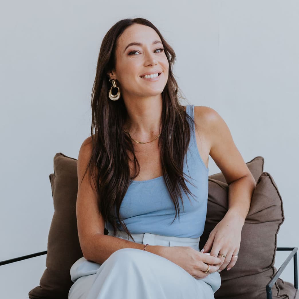 Victoria Holmes